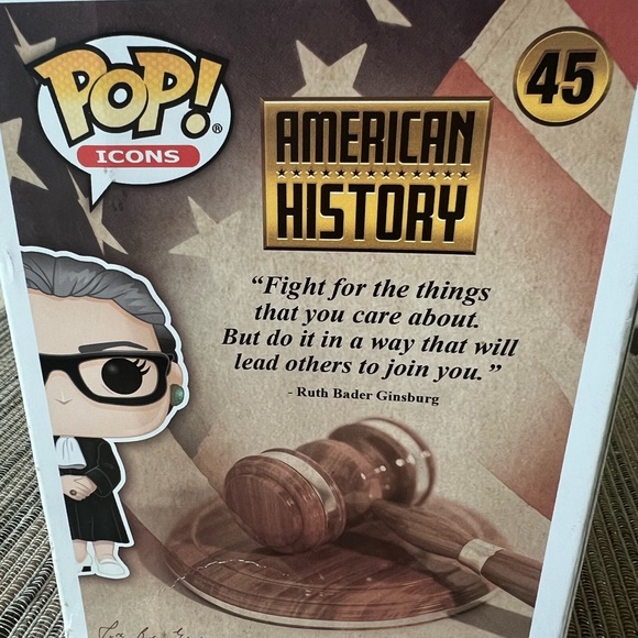 Adorable Funko Ruth Bader Ginsburg! POP! Icons American History #45 - Picture 2 of 2